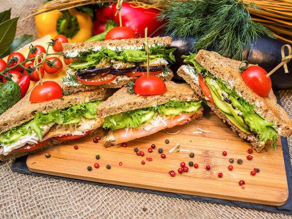 Зерно - Сэндвич с цыплёнком и сливочным сыром