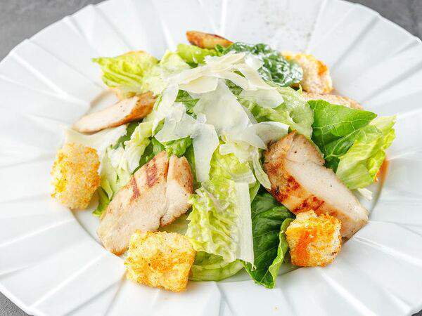 Steak & fish house El Chico - Салат Цезарь с куриной грудкой