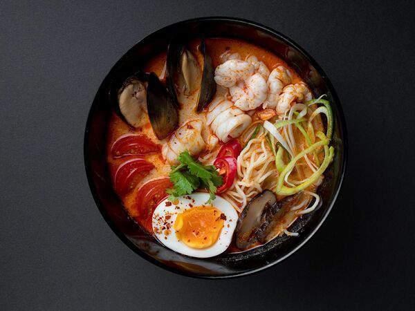 Joly Woo - Рамен Том Ям с морепродуктами