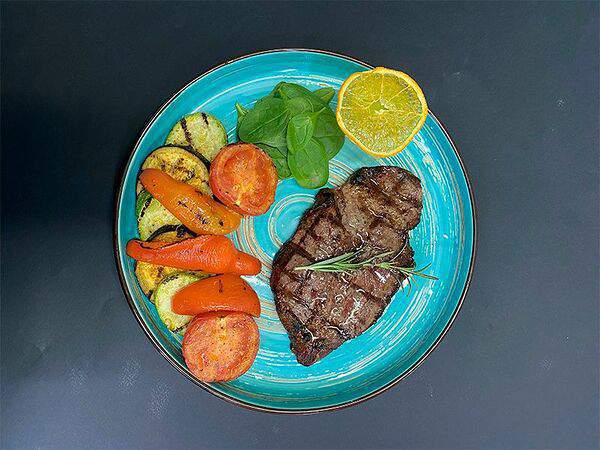 Lukum lounge cafe - Стриплойн