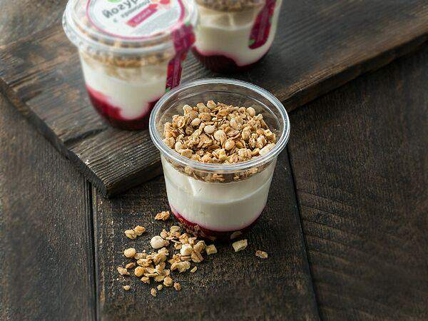 ЛюдиЛюбят - Йогурт с гранолой и вишней