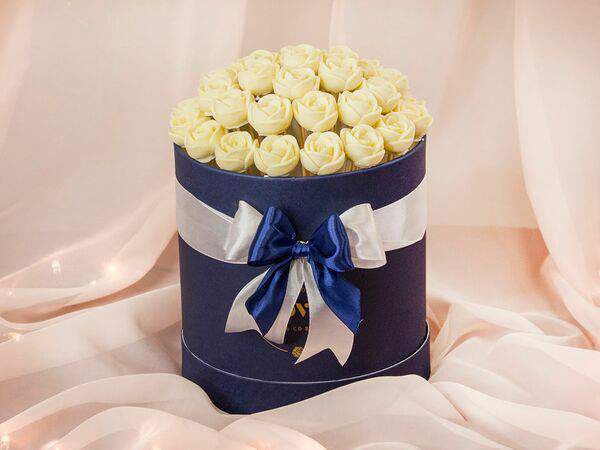 F.Lovers - 35 роз в шляпной коробке