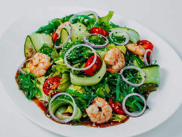 Счастье - Японский салат с чукой и креветками