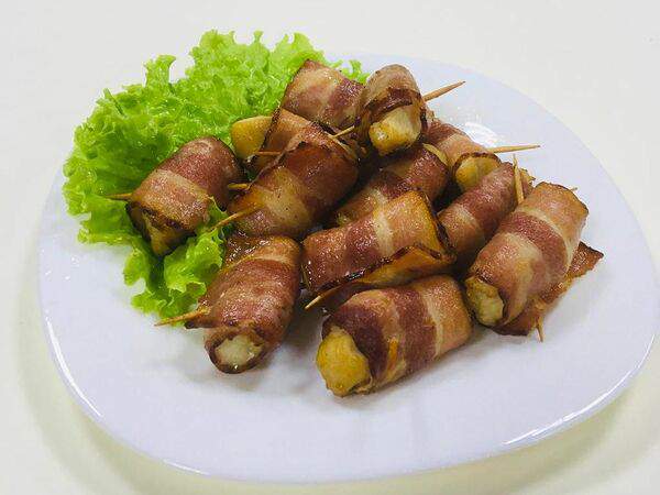 Amore - Куриные рулетики в беконе