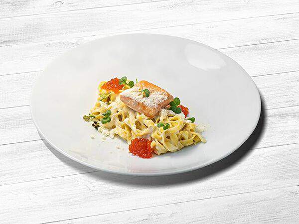 Miraclub - Феттуччине с лососем и красной икрой
