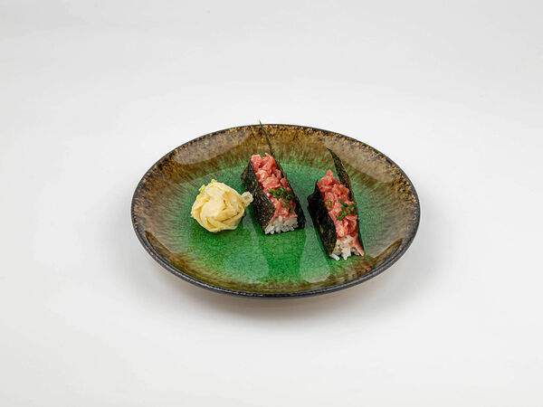 Avocado queen - Острые суши тунец