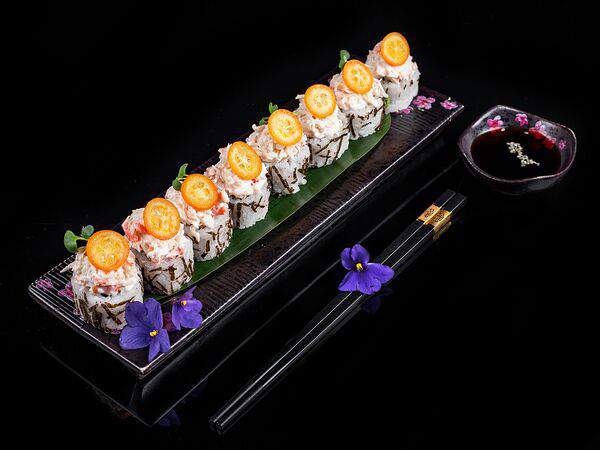 Loona Food - Ролл Токио с мясом краба