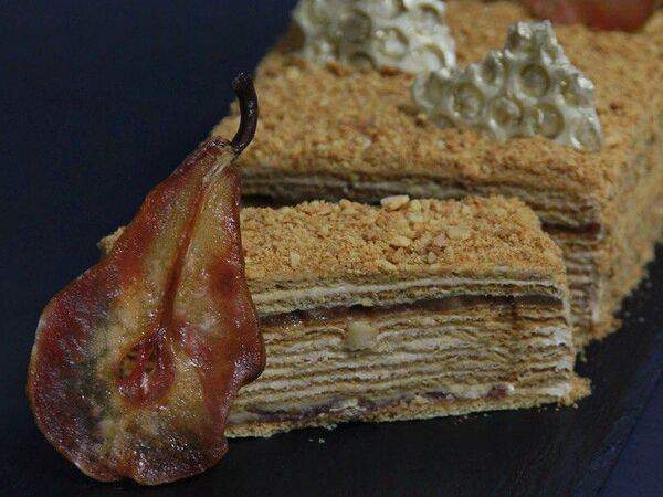 Марли - Медовик с грушевым кули и карамелью