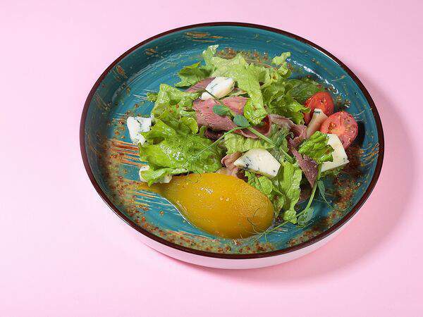 Kiss - Салат с ростбифом и грушей