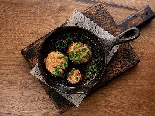 Сыроварня - Гребешки с чесноком и петрушкой