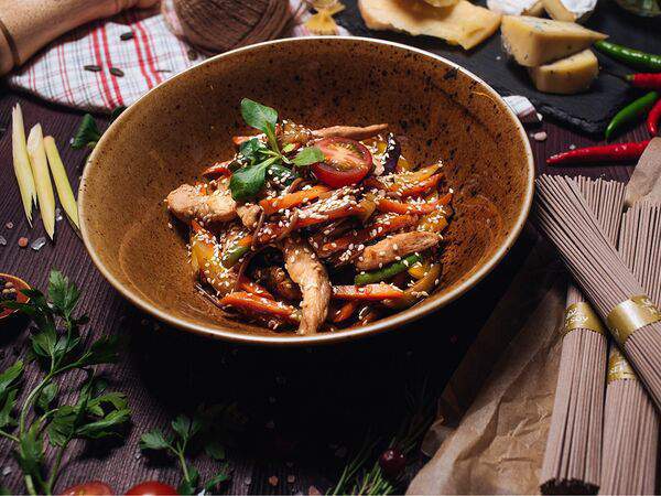 Fitness Food Cafe - Вок с куриным филе и овощами