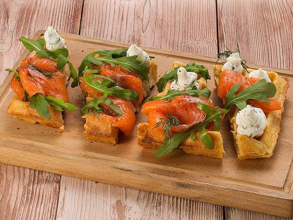 Колбасофф - Вафли с семгой Мисс Филадельфия