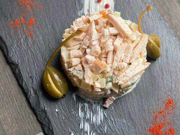 Plita - Салат Оливье с тремя видами мяса