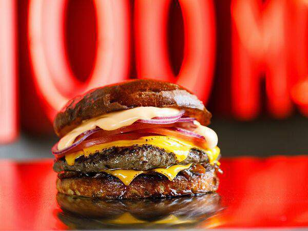 Moo Moo Burgers & Grill - Бургер Американец