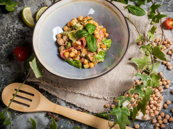 KUNAK HOUSE Халяль - С нутом, куриным филе и овощами гриль