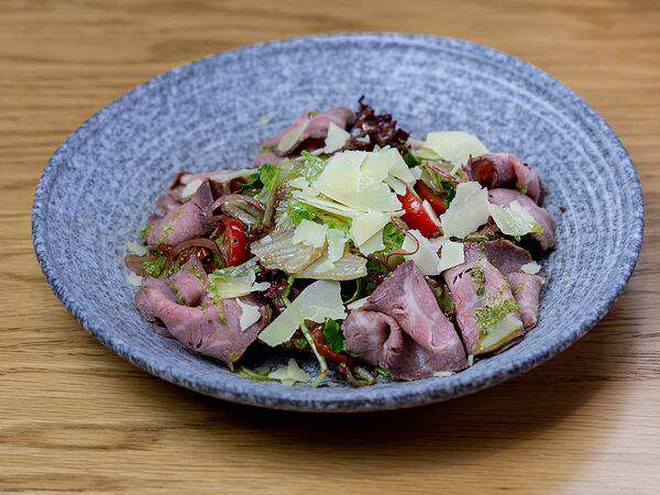 Bonjour Éléphant - Листья салат с ростбифом