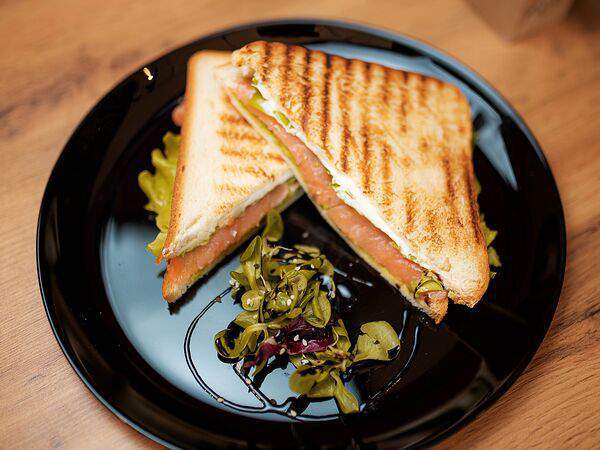 Yummy coffee shop - Сэндвич с сёмгой и творожным сыром