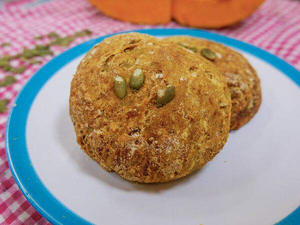 Эко-кафе Вкусный образ жизни - Булочка Тыквенная цельнозерновая