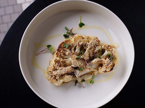 Bisou Bisou Bistro - Стейк из цветной капусты