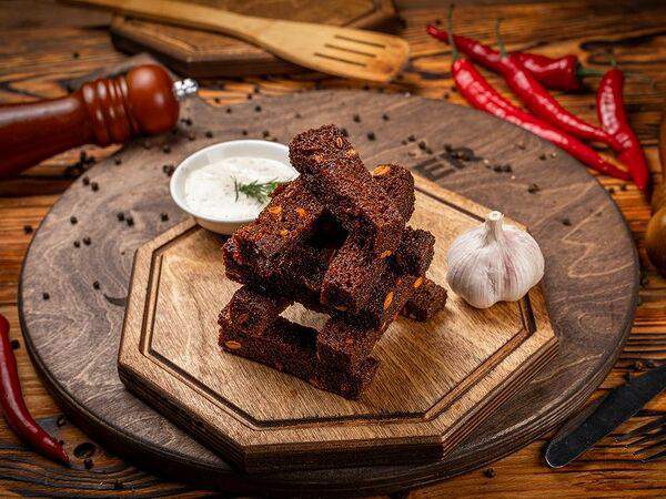 Burger Beer - Гренки домашние ржаные с чесноком и Соус Цахтон