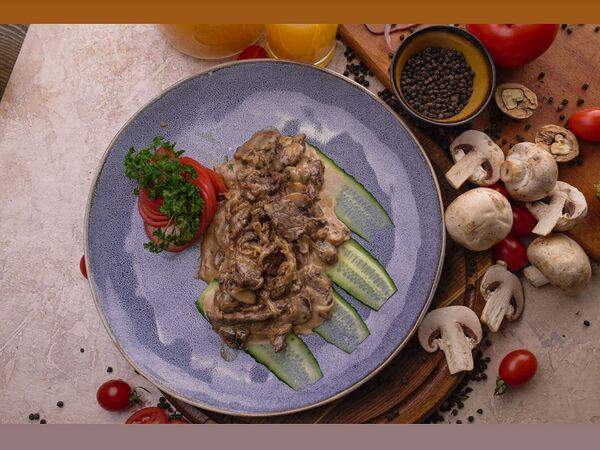 Кафе Gold - Телятина с шампиньонами