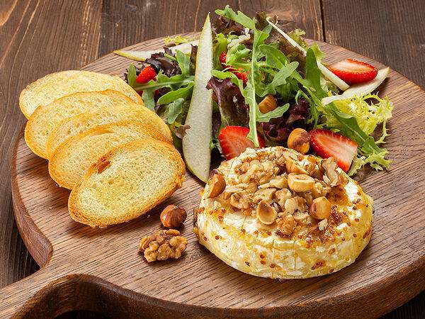 Колбасофф - Сыр камамбер с фруктовым салатом