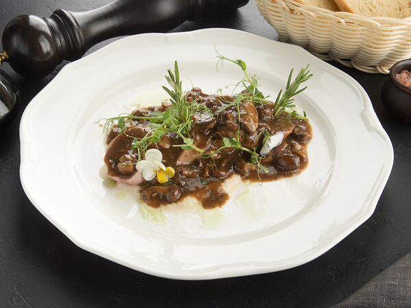 La Scala Trattoria Ignazio - Медальоны из говяжьего языка с соусом из грибов