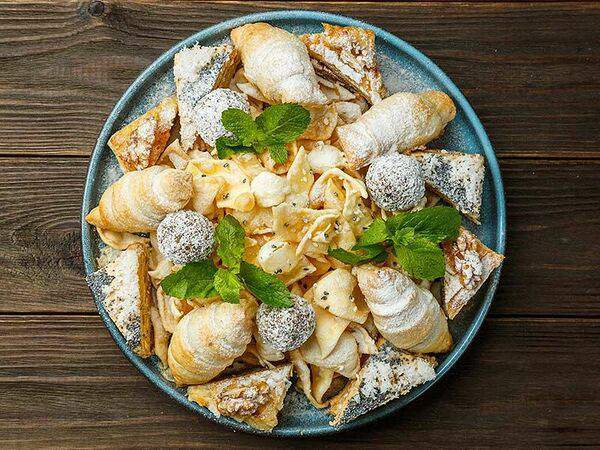 Чучвара, мангал и печи - Ассорти домашних сладостей