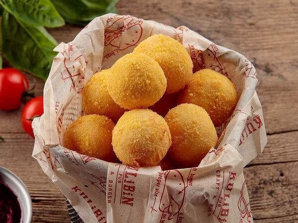 Grey Bear Pub - Сыр жареный с ягодным соусом