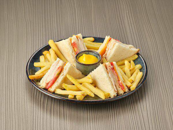 Джаст Смо - Клаб-сэндвич с курицей и фри