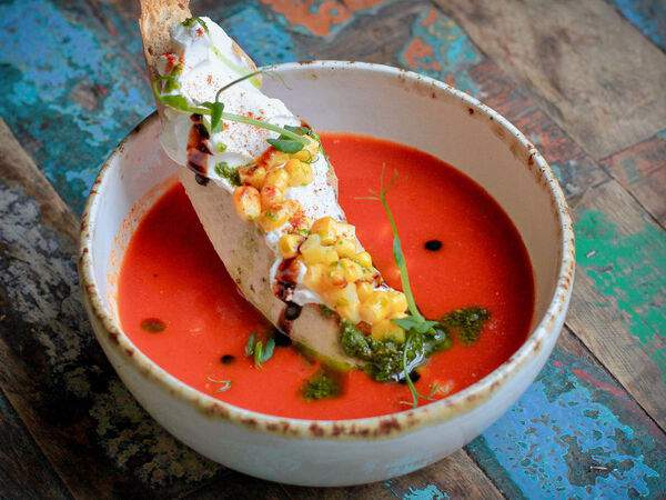 Coffee Room - Томатный суп с багетом и сыром Фета