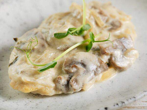 Провиант - Курица с грибами и соусом песто