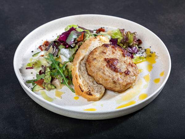 Happyterria - Бифштекс из индейки с легким салатом