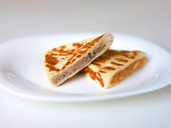 Ланч-кафе Baza Plaza - Грилата с курицей и сыром