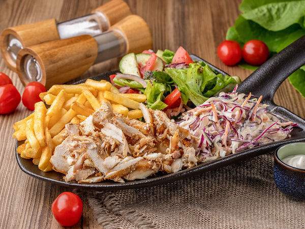 Leo shaverma and bar - Шаверма с курицей На тарелке