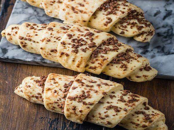 Bagatelle - Круассан с шоколадом и фундуком