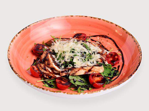 Самое популярное кафе - Салат Руккола с куриной грудкой