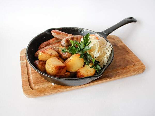 Вареничная №9 - Телячьи колбаски с картофелем