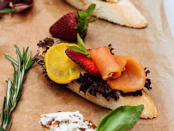 Антонио - Брускетта с семгой