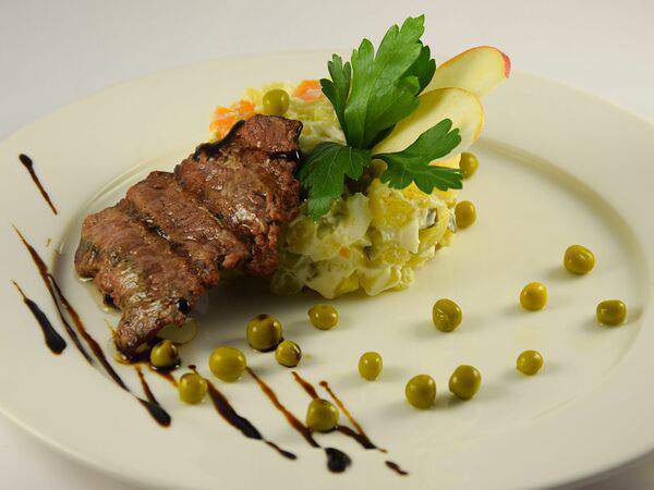 Грильфуд - Салат Оливье с говядиной