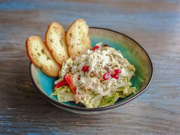 Кинза - Салат Цезарь по-грузински