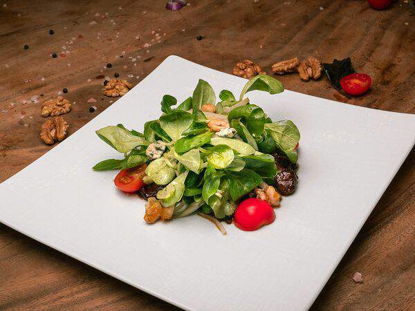 Долина солнца - Теплый салат с куриной печенью