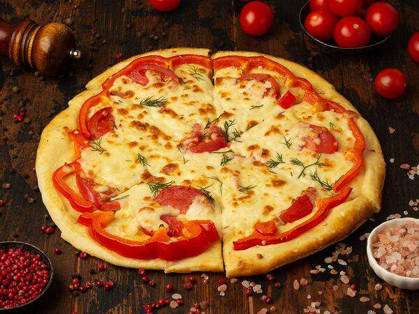 Сухумский дворик - Пицца с овощами и сыром