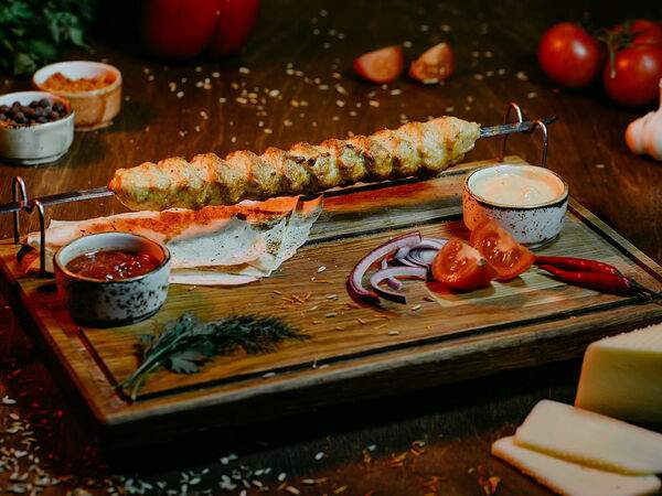 Мама Грузия - Люля-кебаб с курицей и сыром сулугуни