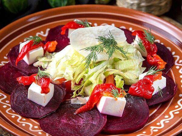 Корчма Хуторок - Салат из запеченной свеклы