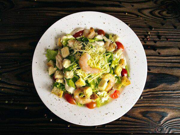 Стейк хаус Антрекот - Цезарь с креветками