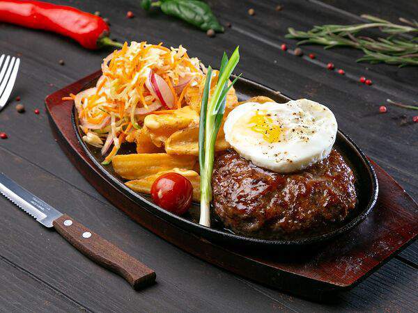 Фрау Мюллер - Бифштекс по-гамбургски