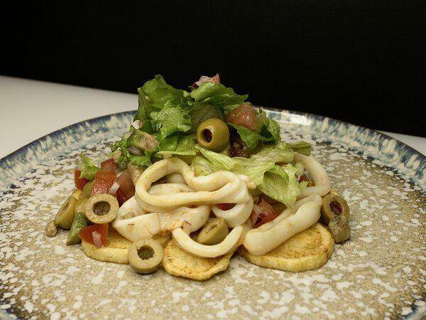 Слонабысъел - Салат с кальмаром