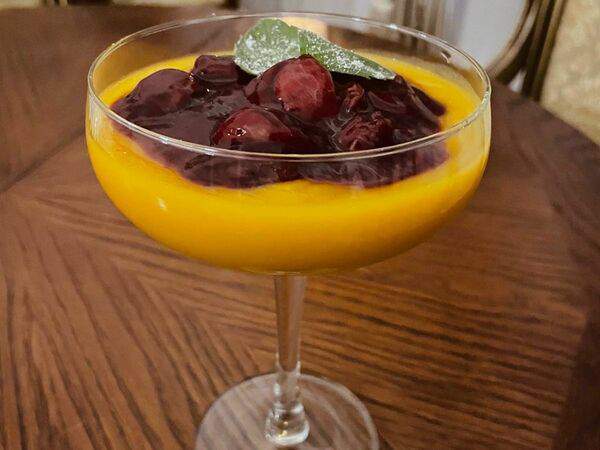 Hot Holland - Тыквенный мусс с вишней