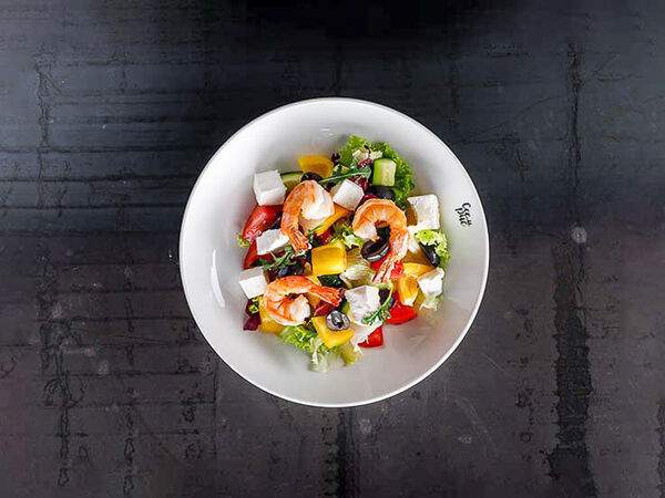 Рис - Салат с креветками и соусом крем-фреш